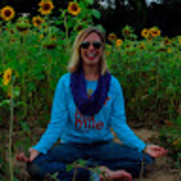 Meet your Posher, Amy - Picture 1 of 1